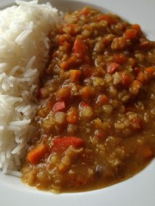 Linsen Dhal Karotten und Paprika