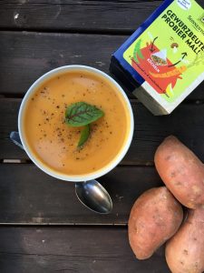 Süßkartoffelsuppe mit Hähnchen