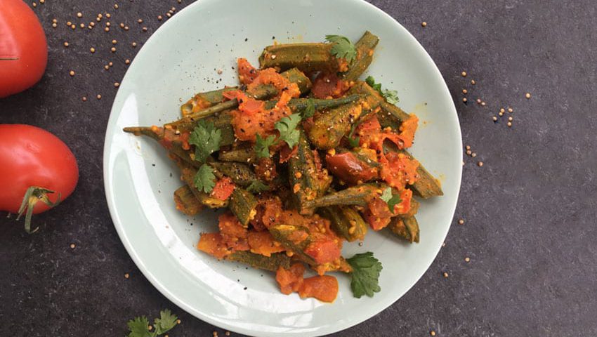 Okraschoten in würziger Tomatensauce