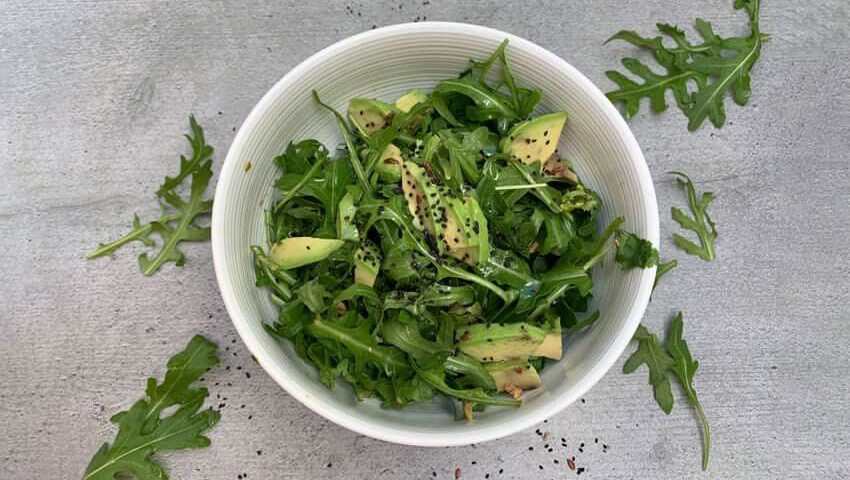 Avocado-Rucola-Salat