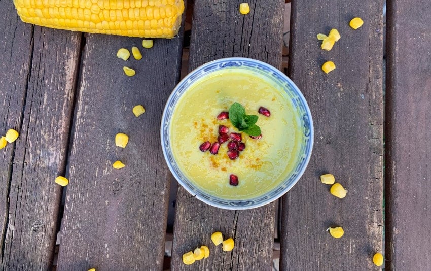 Sommerliche Mais-Kurkuma-Suppe: Ayurveda Rezept zum Nachkochen