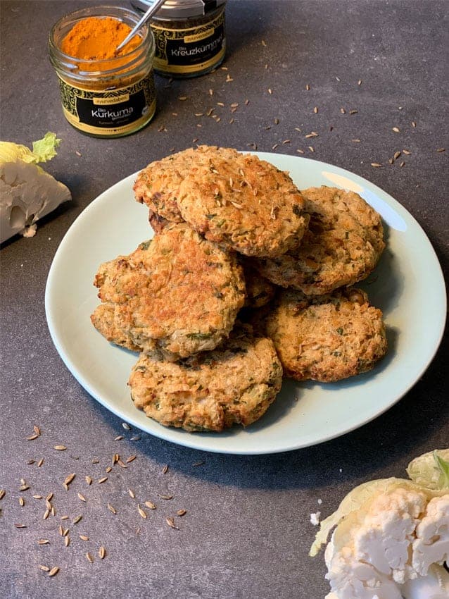 Ayurvedische Blumenkohl Bratlinge mit Kichererbsen - Köstliches Rezept